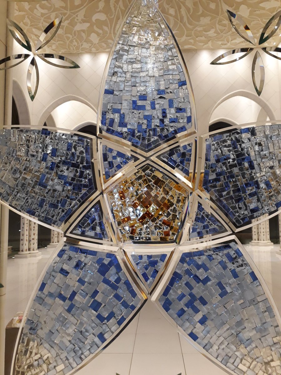 qteodosio's tweet photo. The amazing Sheikh Zayed Grand Mosque located in Abu Dhabi. #AbuDhabi #travel #UAE #FlywaysSummit #travelinspires https://t.co/ae10LUbD5M
