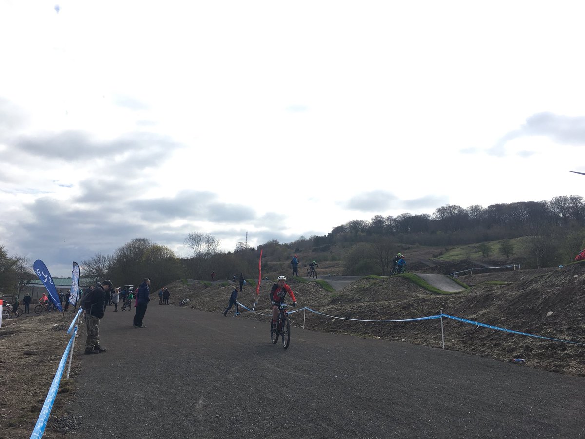 ScottishCycling's tweet photo. It’s the second round of the @SXC_Series at Cathkin Braes - the first race on the new trails getting ready for @Glasgow2018 Plenty of time to play on the pump track first! #SCNatSeries #SXCSeries https://t.co/397RPRmuKU