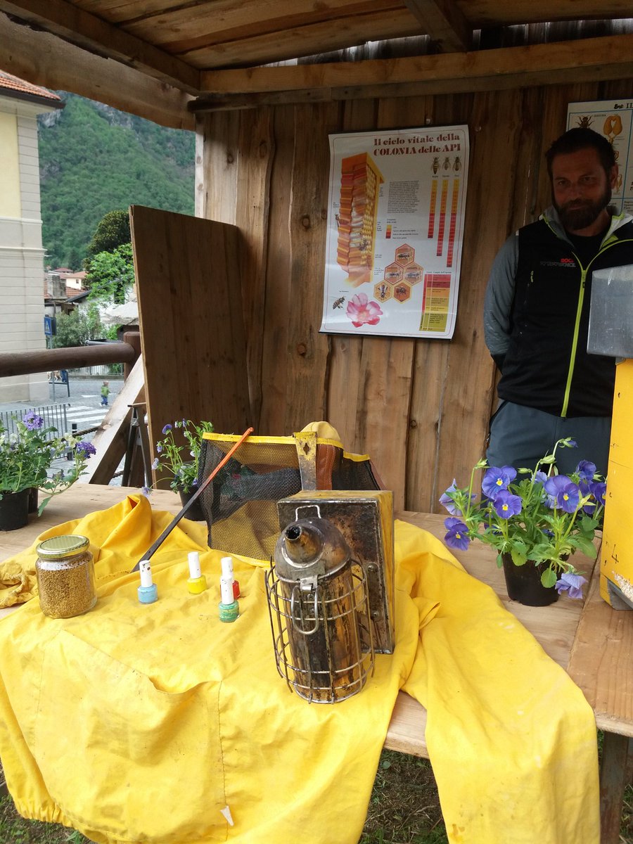 AgriVda's tweet photo. Donnas, Lou Courtì e lou poulayé: sono iniziati i laboratori per bambini e adulti a cura di Fondazione Ollignan, IAR e https://t.co/ye8qmWEKzY agricoltura. Vi aspettiamo! https://t.co/TFCT4u0JKd