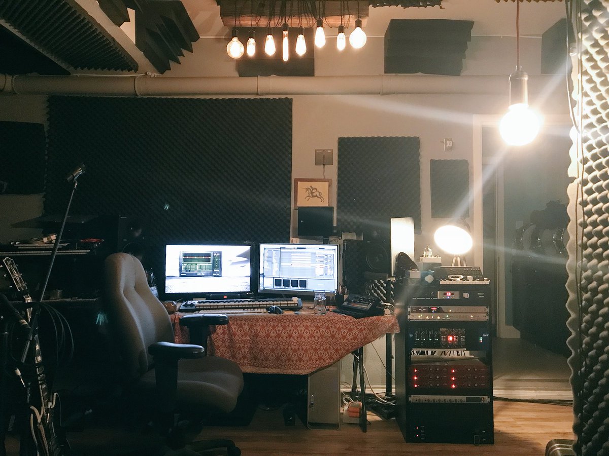 treemachines's tweet photo. Late night studio session. https://t.co/rCeXDQke6F