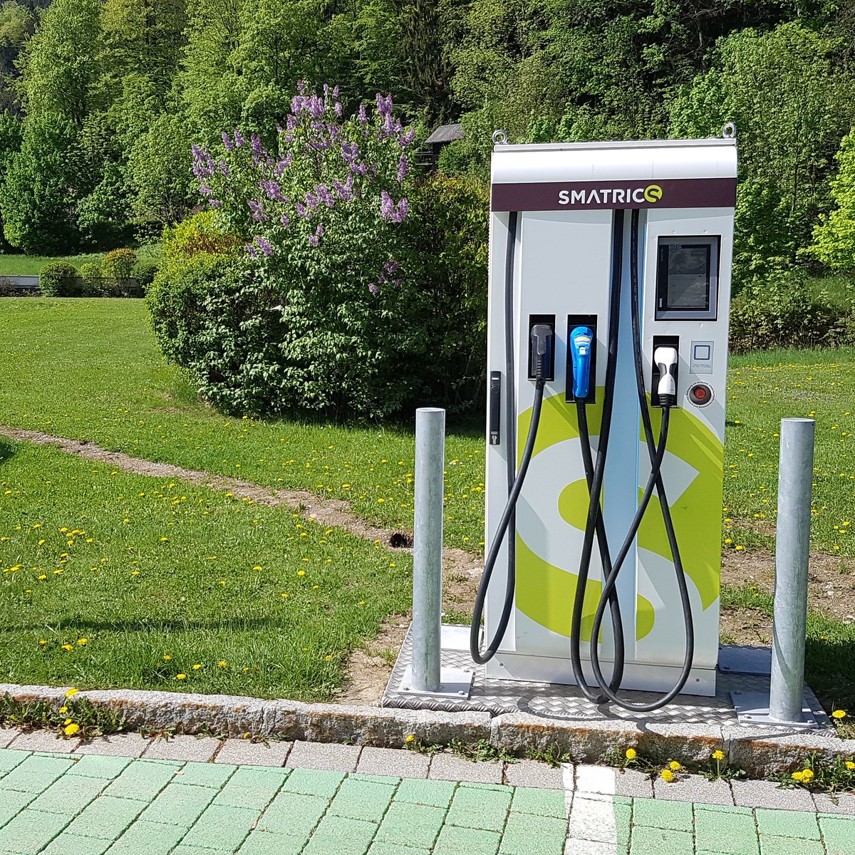 rnvecharge's tweet photo. Last time I was #Sheraton #Fuschlsee @smatrics_com only had an AC #charger... Now, #50kW #DC... Good to see the #fastcharge #infrastructure growing... #FutureIsElectric #smartcity #smartcharging #edrive #goelectric #zeroemissions #electricdrive #ev #phev #emobility https://t.co/sDHubAcl7K