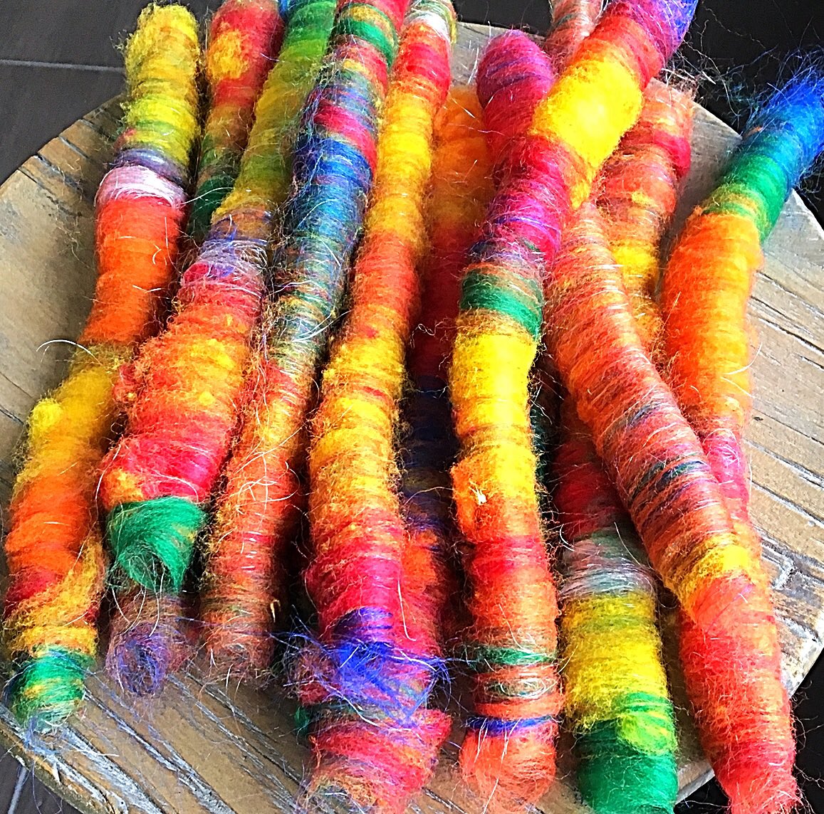 Making rainbow rollags for spinning #rainbow #wool