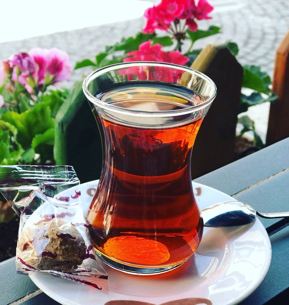 Bu öğle arası sizi Bayramefendi Osmanlı Kahvecisi’nin keyifli atmosferinde sıcacık bir çay içmeye bekliyoruz. ;) #osmanlikahvecisiuskudar