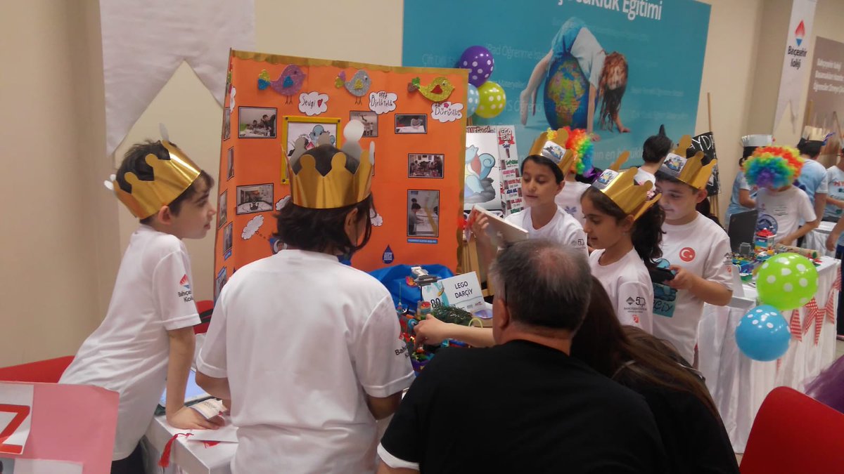 BK_Darica's tweet image. Bahcesehir Koleji Bursa Modern kampüsünde LEGO Darçiy FLL takımımız,  projesini jüriye sundu. 👏👏 #bkegitek @bahcesehir_k12 @SevincCiler