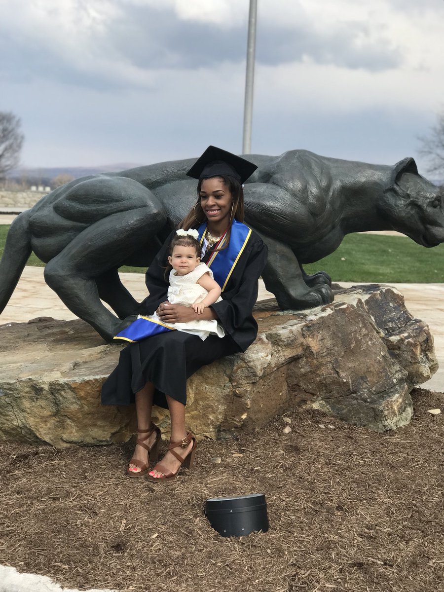 Tinyy_Thoughts's tweet photo. Graduation day was awesome! #ClassOf2018 #BAinHistory #BSinEducation https://t.co/wvGlrISztj