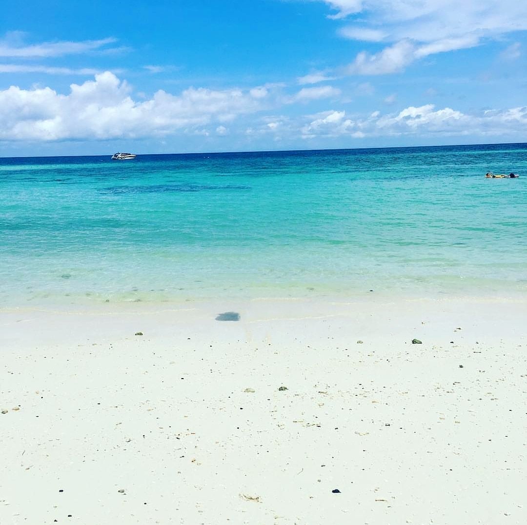 sarahgriffin86's tweet photo. Each person deserves a day away in which no problems are confronted, no solutions searched for. Each of us needs to withdraw from the cares which will not withdraw from us.

#sea #pattaya #Thailand #Beach #holidays #Sunday #holidays #fun #destress #vitaminsea #life #lifequotes https://t.co/ILCHSaasuL