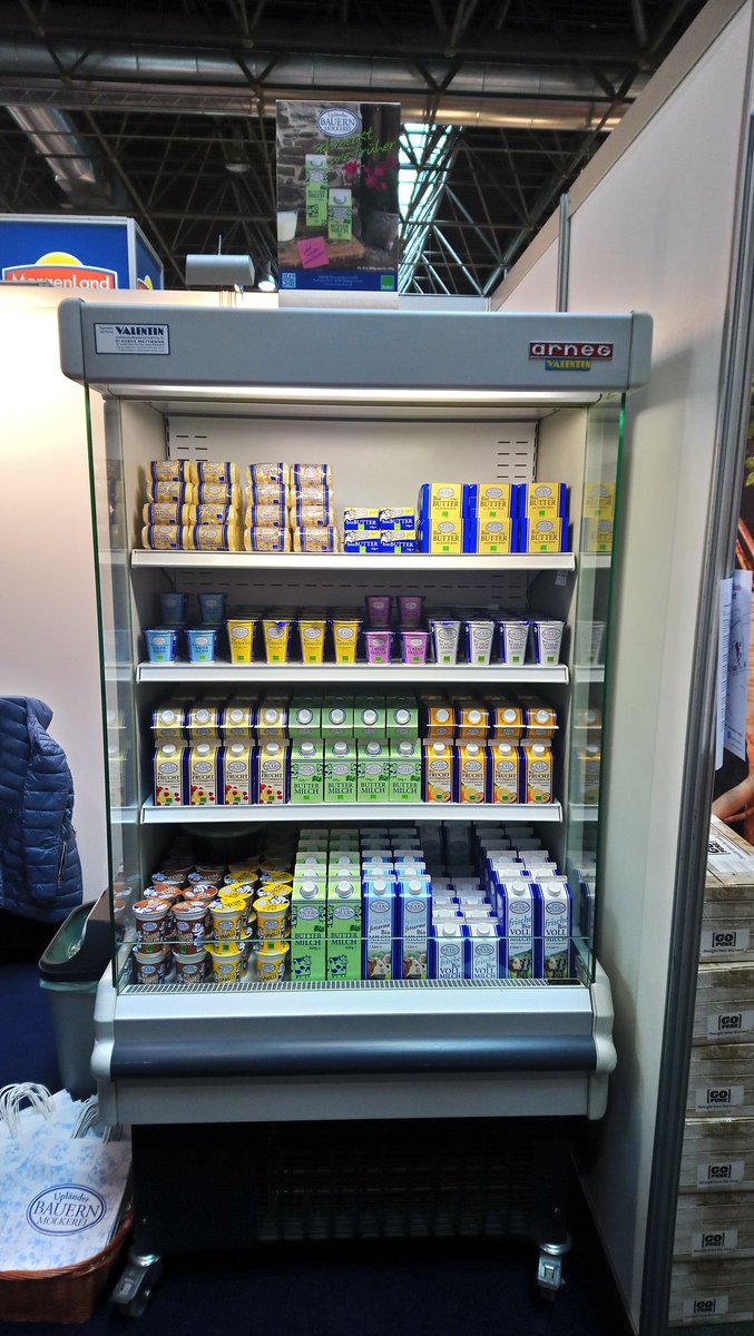 UplaenderMolke's tweet photo. Bis 17.30 sind wir heute an Stand A10 auf der #BioWest in #Duesseldorf. Besucht uns und probiert leckeren Bio-Handkäse oder unsere Bio-Fruchtbuttermilch.
@bioland_de @BNN_eV @UnternehmensGRU
#uplaender #fairemilch https://t.co/CtOsxG4BdW