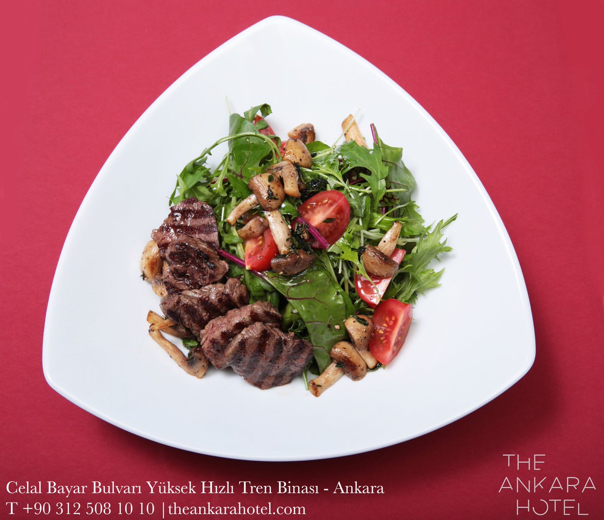 Bisteka salata ile hem hafif bir tercih yapıp, hem de günlük protein deponuzu doldurmaya ne dersiniz?