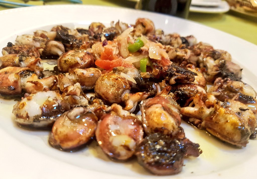 EdyCostero's tweet photo. Tapeo entre amigos en el restaurante @AzabacheHuelva 
#QuéVisitar #Huelva 
#Food #Gastronomia https://t.co/PMHq4yknIb