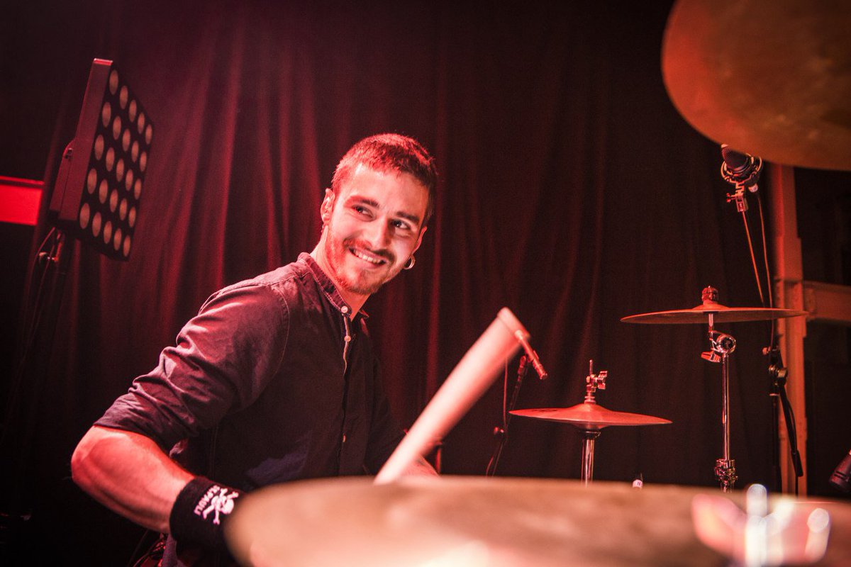 ✷ DEMÀ TORNEM AL MARESME! ✷
Ens veiem a Vilassar de Dalt. Al parc de Can Rafart a les 23:30!
Qui ve?