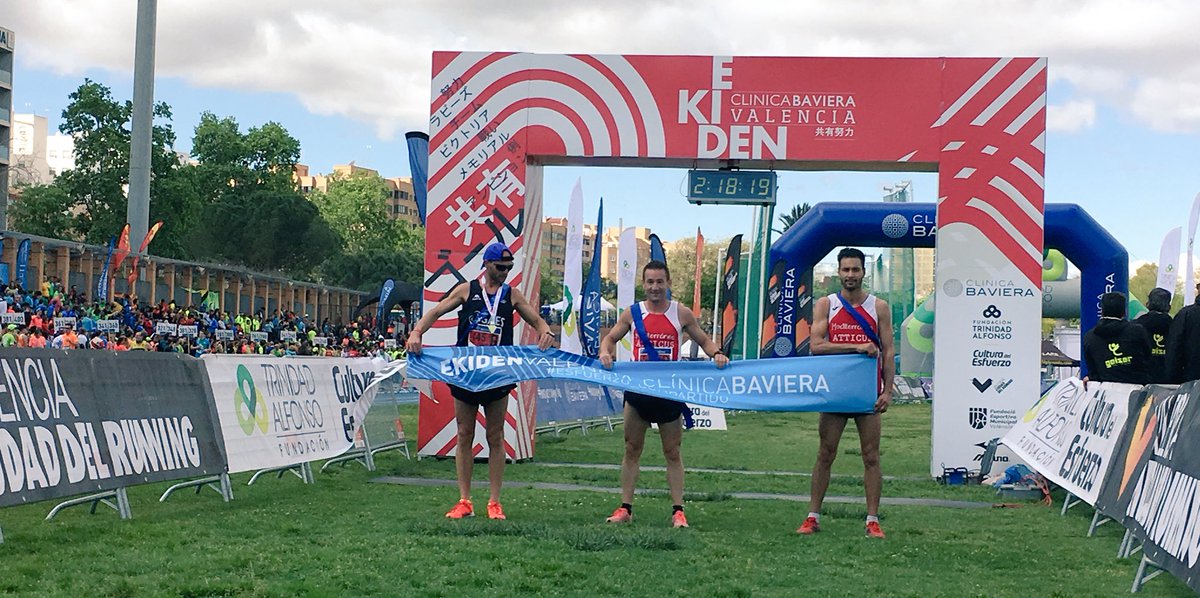 ekidenvlc's tweet image. ¡Enhorabuena! 

Primeros equipos masculinos

👇🏻👇🏻👇🏻

1.- @AtlMediterranea  2:10:34
2.- @Gaes #runningteam 2:13:43
3.- @AtlMediterranea 2:17:12