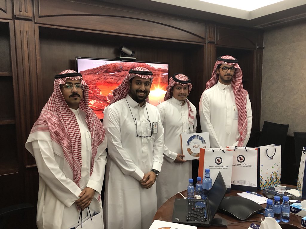 HR_Club_PMU's tweet photo. زيارة طلاب الـ HR Club لـ هدف ( صندوق تنمية الموارد البشرية ) ، نشكرهم على حسن الإستقبال و التعامل. 
و نشكر المسؤولين / علي الفايز و محمد العامودي على تعاونهم @HRDFNews #هدف #PMUer https://t.co/POnYzWtfPt