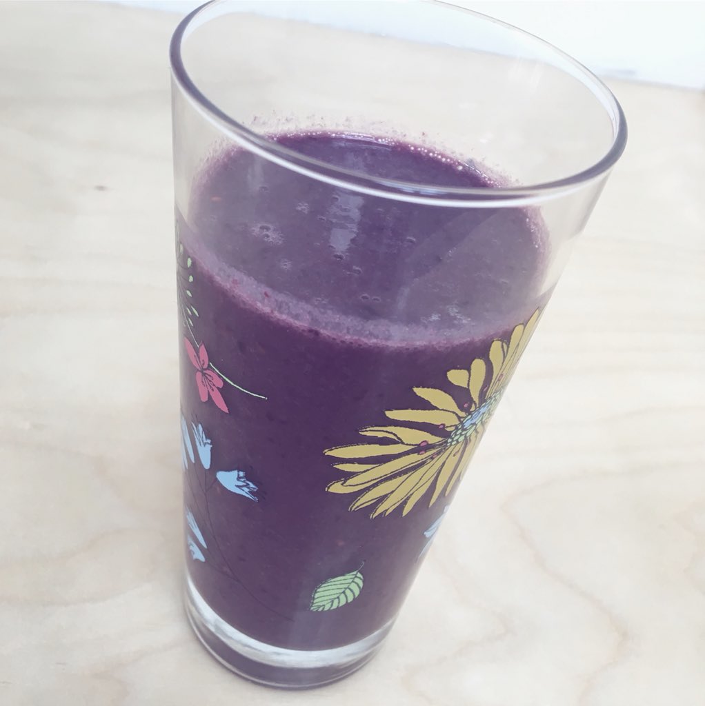 MyVeganVow's tweet photo. PURPLE RAIN - ☔️ This beautiful morning... Banana 🍌 Blackberries 💜 Agave Syrup 🍯 Coconut and Almond Milk 🥥 🥛 Yes Yes Yes! #juice #fresh #getyourblenderout #startthedayright #purplerain #yesyesyes https://t.co/yTPOXdhWul