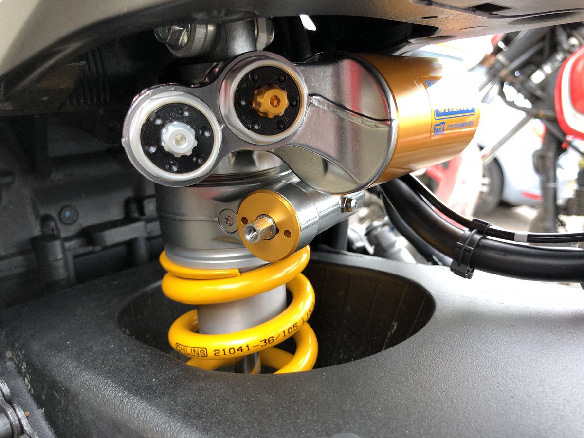 anthonymashford's tweet photo. @fastbikesmag you asked about #YamahaR6 mods that work. This is one mod to the #ProjectR6 bike that most definitely works and worth the price tag @Ohlinsracing TTX GP shock ๐ https://t.co/mW0aYQ4d7Y
