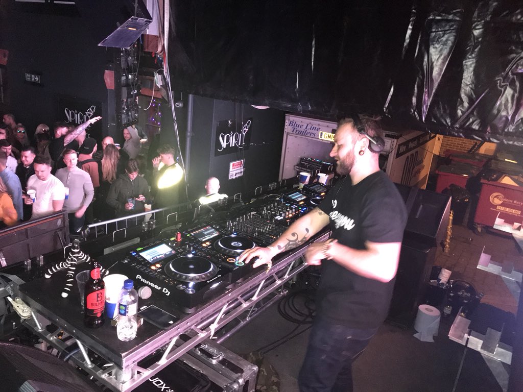 ChrisK3PT's tweet photo. Repping @RaveChecagou top @sourcemaidstone other week 👌🏼 https://t.co/intMcfVZEP