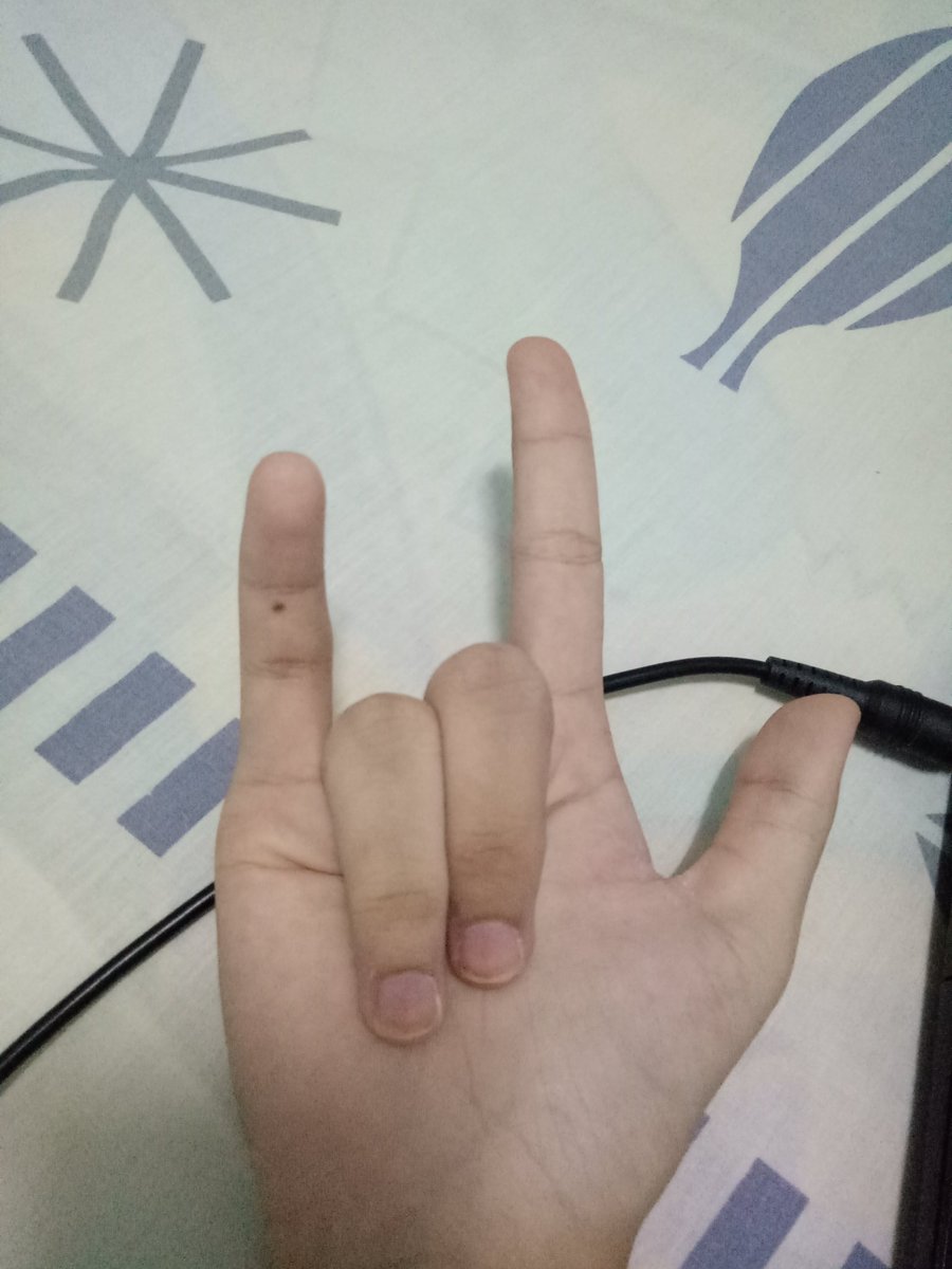 รัส tweet media