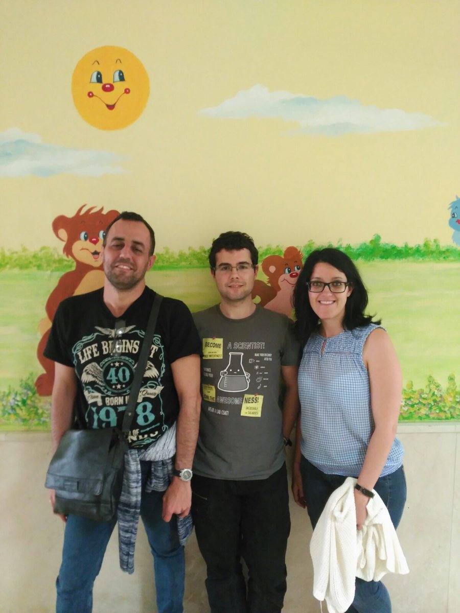 JugandoJ's tweet photo. El pasado viernes lo volvimos a hacer...¡Pasamos un genial rato en los talleres del Hospital Infantil Universitario Niño Jesús en compañía de 5 chicas jugando a #Ikonikus y #ExploddingKittens! ¿Te animas al siguiente? 🤗🎲🃏♠️
#JugandoJ #Voluntariado #JuegosDeMesa https://t.co/uA4JVIBDl3
