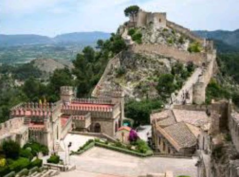 Mariola_Xativa's tweet photo. Us recordem que demà dilluns i dimarts 1 de maig, el Castell de @XativaTurisme estarà obert en el seu horari habitual (de 10 a 19 h ininterrompudament) https://t.co/mDnOKmhzQg