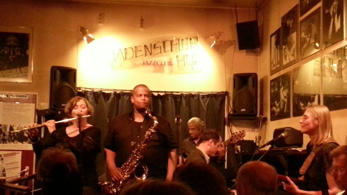 Bolalowo's tweet photo. Gestern bei wirklich schönem, klein und feinem #JazzKonzert im Badischen Hof #Berlin mit #RayBlue & @MajaJoel-Dürr
#fb https://t.co/0zMLIcylGZ