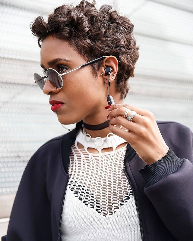 happyplugs's tweet photo. Turn your tech into jewellery 💍 Stunning @donyapatrice in our Black Ear Piece Wireless ✨ 
#earpiecewireless  #happyplugs https://t.co/ighkz5TU1V https://t.co/e5KNr5GacB