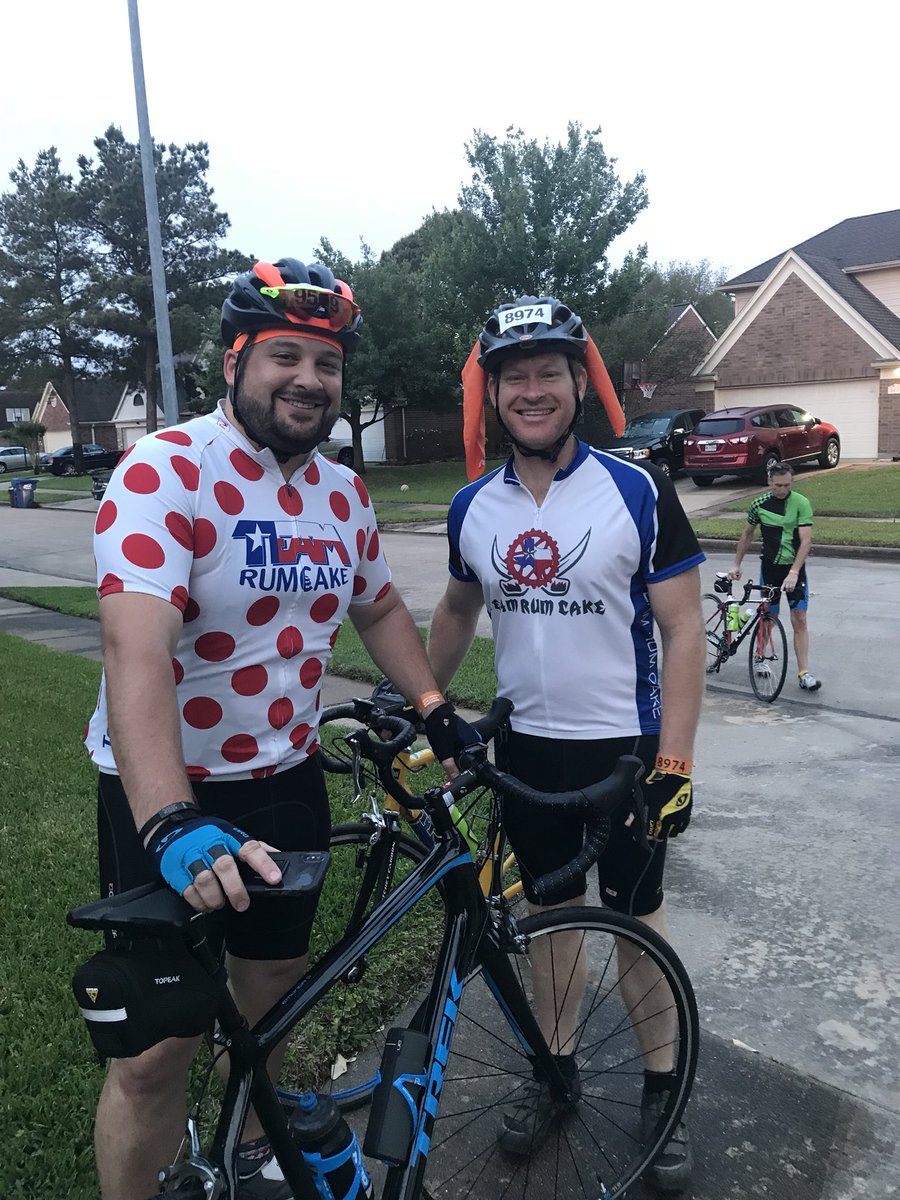 TeamRumCake's tweet photo. When the social media person is also riding, the account gets updated hours later. Here’s some pics of Day 1 MS150 Ride 2018! #sorry🤷‍♀️ #pieceofcake #austinbound #auntjudy #ms150 https://t.co/J4VuoheG4U