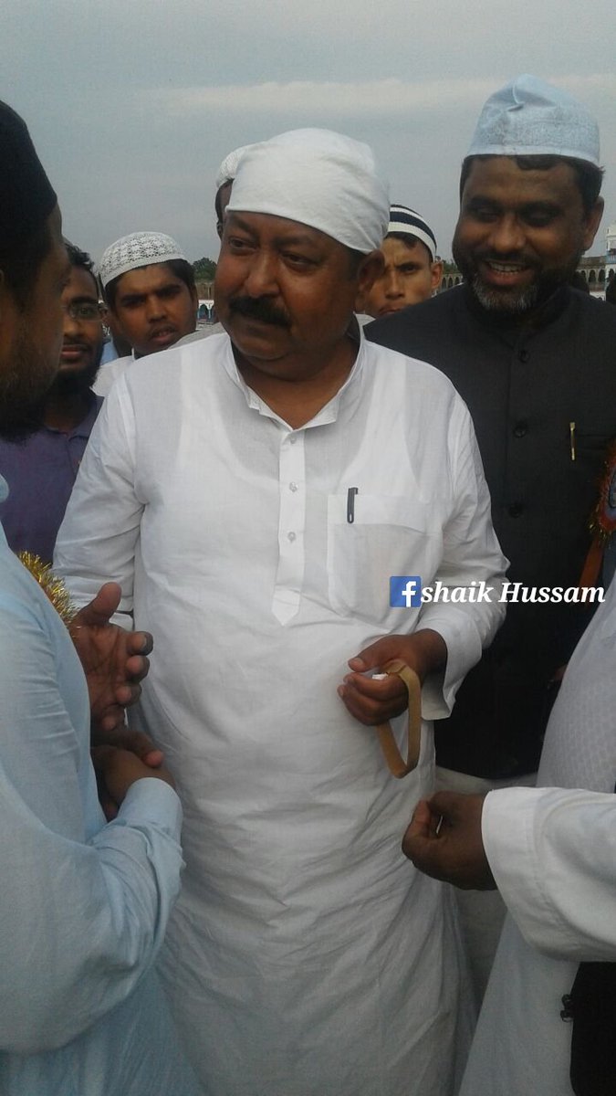 shaik_hussam's tweet photo. AIMIM national spokesperson Janab Syed @syedasimwaqar Sahab Aimim Bihar President @Akhtaruliman5  Sahab  After Addressed Jalsa Tahafuz E Shariyat  At Basirhat west bengal Kolkata. @asadowaisi https://t.co/fnsGtWDSYP