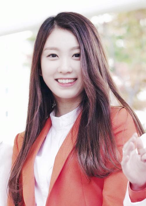Taengleficent's tweet photo. suji 2015 vs suji 2018 < 3

#the_unit #uni_t #unit #leesuji #suji #theark #the_ark https://t.co/DTxLIyHrlx