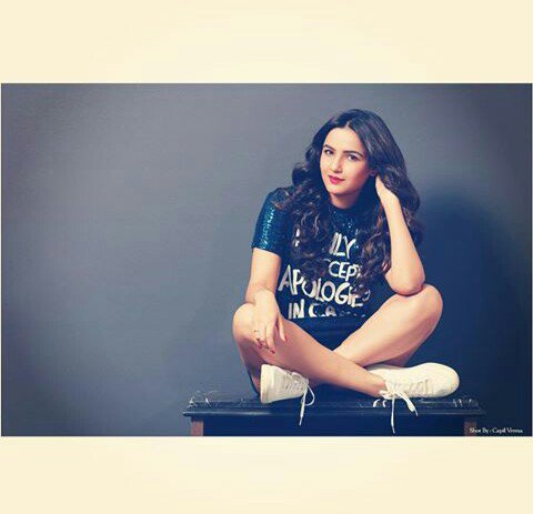 etik_haryanti12's tweet photo. Beautifull face beautifull lips 💄💄💋💋💋❤❤❤
 and cool pose @jasminbhasin #Jasminbhasin #Lovelips https://t.co/eFkOqhPHty