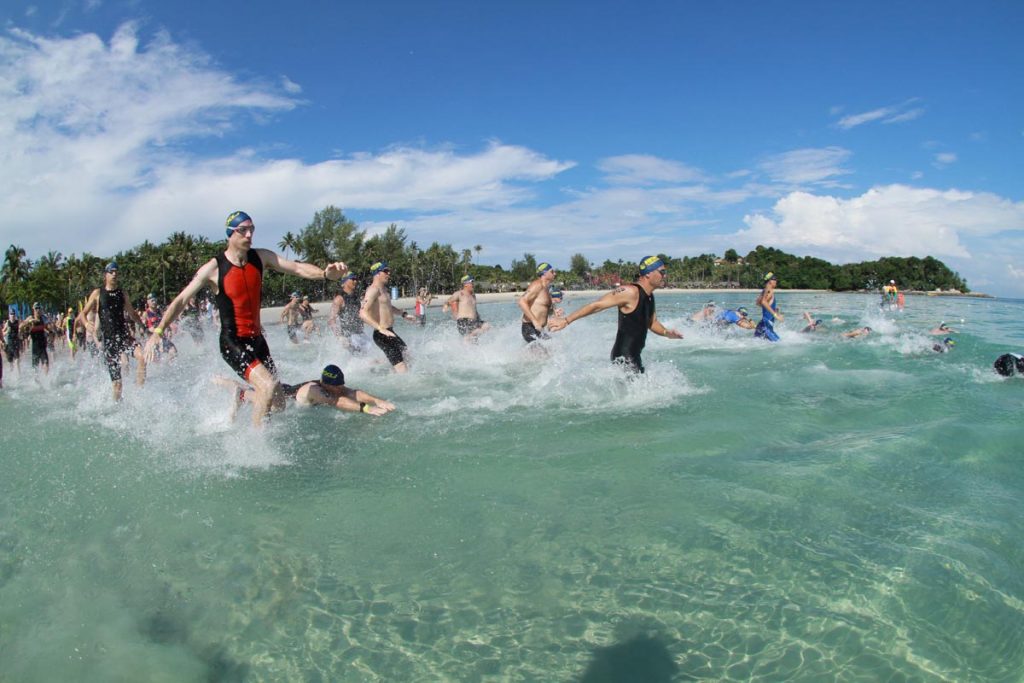 festivalwisata's tweet photo. Peserta Bintan Triathlon 2018 akan berlomba dalam tiga cabang olahraga secara berturut-turut, yaitu berenang, bersepeda, dan berlari. #RoadToBintanTriathlon https://t.co/3BEkWT4QjR