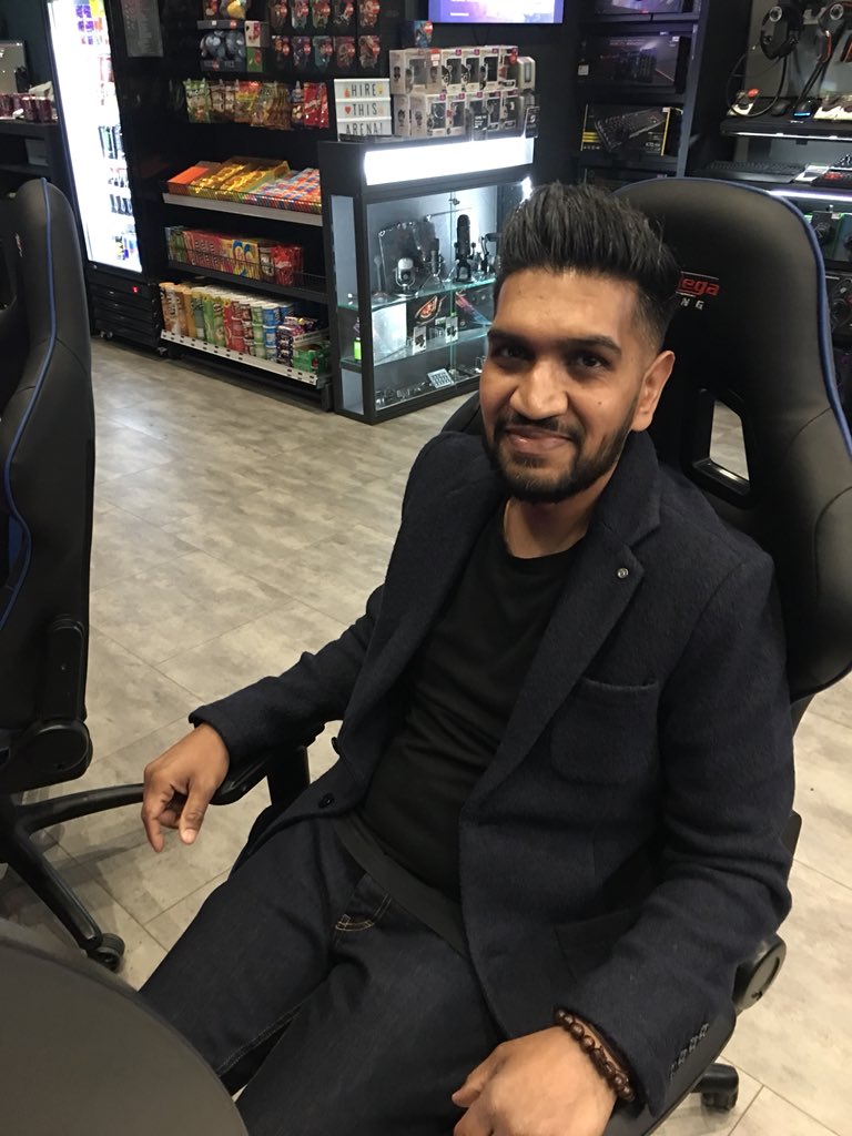 BelongBFD's tweet photo. Think you're good enough challenge a staff member in store to see if you can compete with there skills!!! Today these guys are throwing down on gears!!! #tinyrams #1v1 #areyougoodenough https://t.co/DieCce5wFF