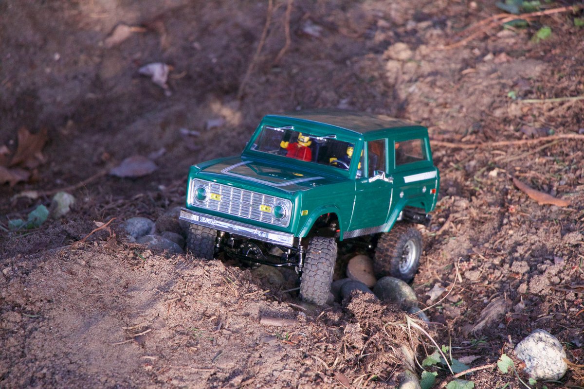 officialdriverc's tweet photo. Off-roading is better with a co-driver and man's best friend in the back seat #driverc #rc4wd #crawling #offroadrc https://t.co/ORCWiEmZat
