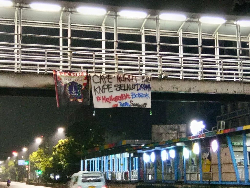 CN_PERSIJA's tweet photo. Jangan Takut sama PT. LIB, Lawan! Wajib GBK Lawan Persib! #WajibGBK https://t.co/7DxppLkxVm