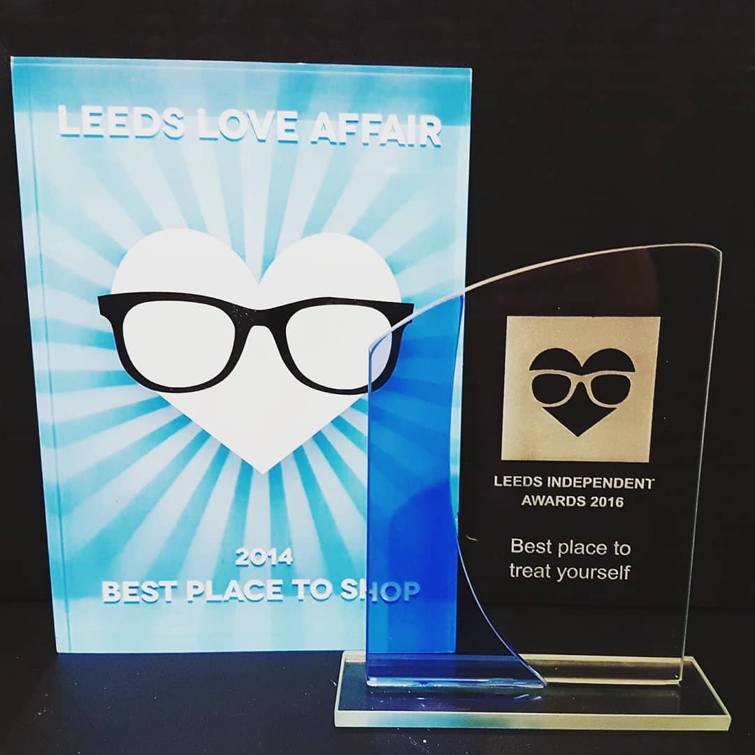 ourhandmadecoll's tweet photo. Today's @pencilmeinshop #Myshoplife2018 is #SignificantAchievement. We are particularly proud of our super shiny @Leedsloveaffair #leedsindieawards. We won #BestplacetoshopinLeeds #BestPlacetoTreatYourself - very excited and humbled💕 @MatthewCBurton - 👀 at our cheesy grins! 😁 https://t.co/WEImjGXCan