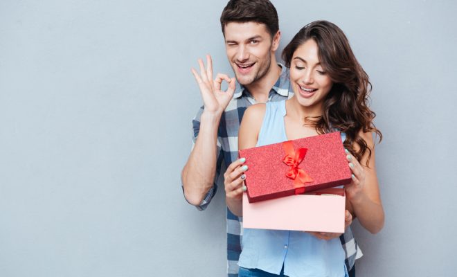 succubus_mag's tweet photo. Man gives girlfriend promise ring to confirm his commitment to avoiding engagement: https://t.co/Sz6b1YlcKD https://t.co/yf9zavOjmq