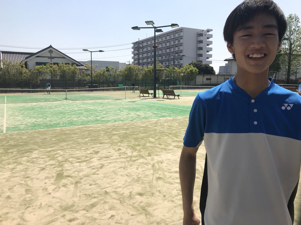 tanappu0812's tweet photo. 硬式テニスを共に始めて１年。
ついに対戦することができました
結果は6ｰ7で負けました。
対戦してみるとあおとの戦法は少し苦手笑 でもダブルスは6ｰ4で
勝った
また次は午前中に再戦することを約束しました笑
また戦おう https://t.co/09naz4PJqT