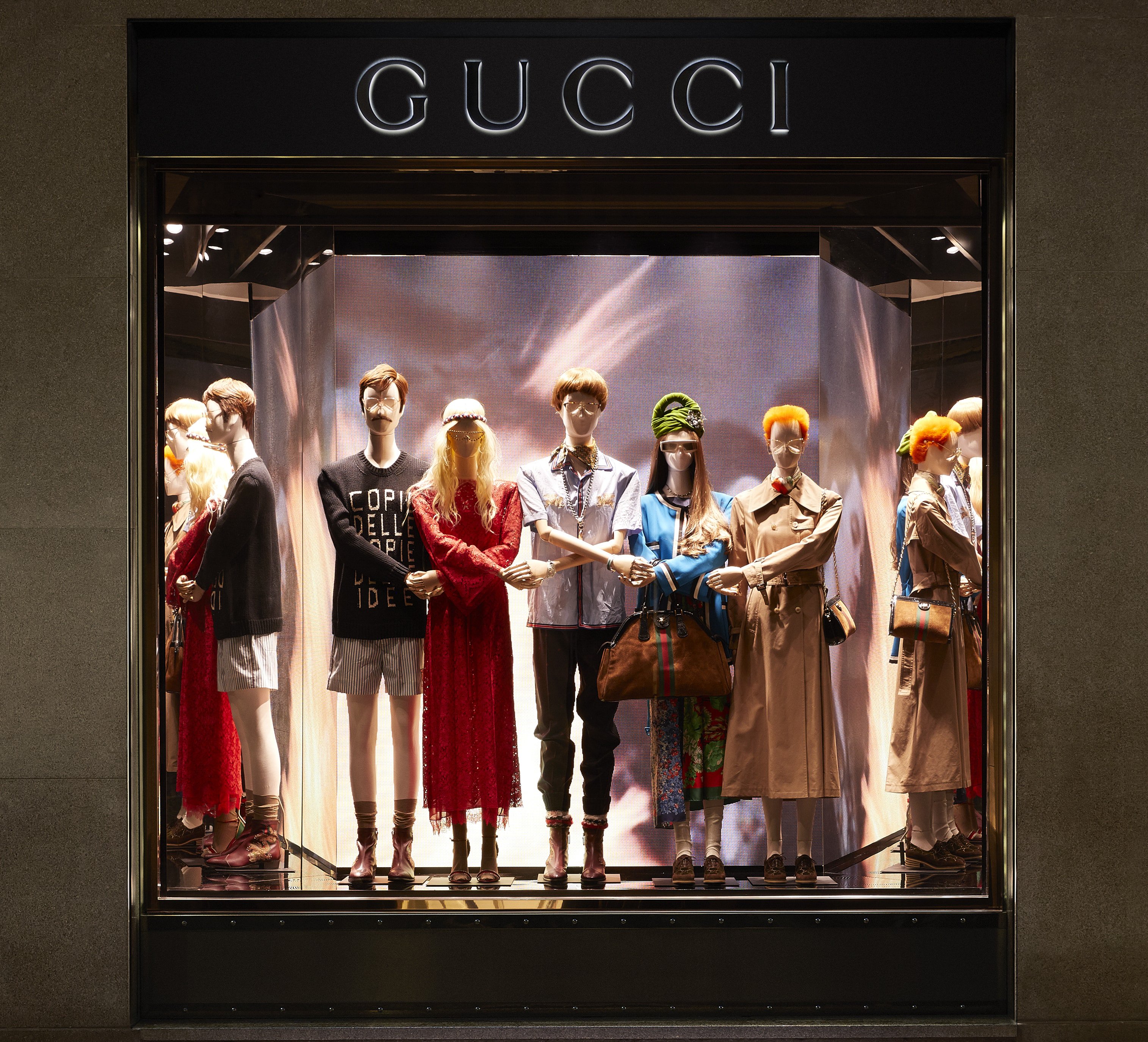 gucci on X: Presenting the new window display in Milan Montenapoleone  store for #GucciPreFall18. Inspired by the campaign #GucciDansLesRues, the  students are represented in a group of mannequins dressed in pieces from