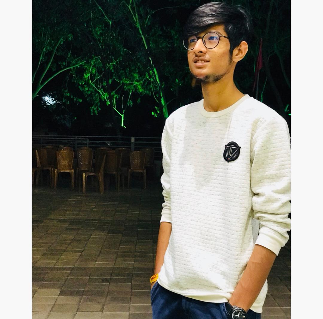 iDhrumilSoni's tweet photo. Keep a smile on your face and let your personality be your autograph. 😍😍😍
#pixatronix #idhrumilsoni #smile #for #fallu #lovequotes https://t.co/KSsVpHQl7e