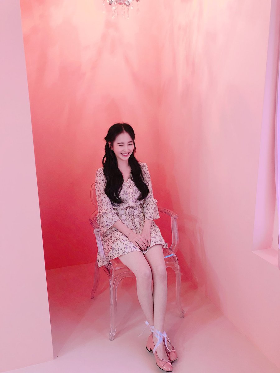 ELRIS_official's tweet photo. [🎁]
유경이의 우주를 건너 Performance video 비하인드 (온미녀모먼트) 🔥 냉미녀모먼트는 엘리스 공식 인스타그램을 통해 확인해주세요 😚
#엘리스 #유경 #260 #온탕이유경 #배경화면각📐 https://t.co/3ZD6wuXtfd
