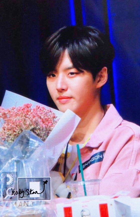 HolyStar0417's tweet photo. 180429 신촌 팬싸

#홍석 #양홍석 #HONGSEOK #ホンソク #펜타곤 #PENTAGON @CUBE_PTG https://t.co/931UzWO7Nu
