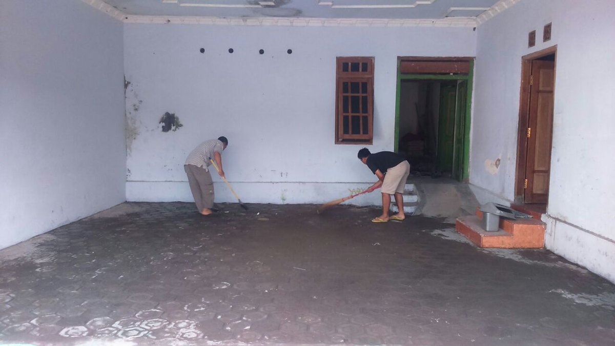 bobsiboy's tweet photo. @cakimiNOW
@GusIpul_ID
@GunturPuti
@GusIpul4
@halimiskandarnu
@HadiNgusman
Persiapan sedulur ngaji kab.kediri...
Di kec.plosoklaten..semoga sukses..!!! https://t.co/7EdKPglC7X