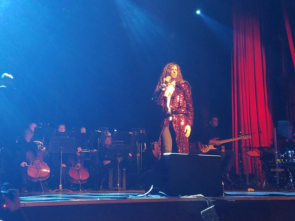 MichalSzpakES's tweet photo. #Imágenes del maravilloso e inolvidable #Concierto que ofreció Michał Szpak, Marlena Szpak, Groove Section, ayer noche en #Chicago con #ClassicaTour     #singer #music #artist #FelizDomingo #cuéntalo #Eurovision #DiaInternacionaldelaDanza #concert https://t.co/1Bu8QDwrvB