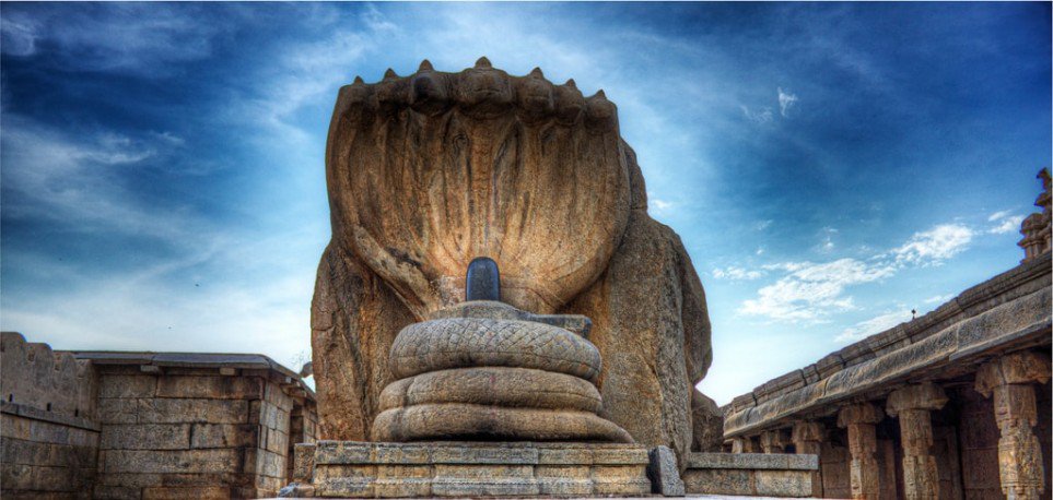  #GreatestIndianHeritageTemples  #ReclaimTemples2)  #VeerabhadraTempleLepakshi :constructed in 1530 CE & located in Lepakshi (Andhra Pradesh)- The temple has 70 pillars supporting its roof-however one corner pillar in the hall does not rest on the ground (How & Wowww)