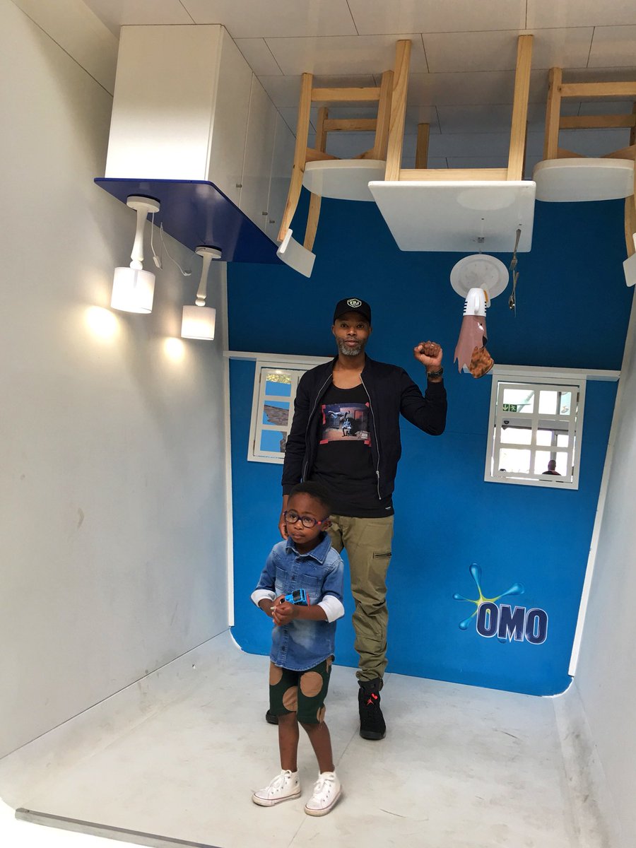 ThapeloMokoena's tweet photo. Having the time of our lives here at the @OMOSouthAfrica Gallery of Stains. Come and have some colorful fun with Us. Today we #WashLessLiveMore 🎨🖤✊🏾 https://t.co/LVod1Gcf48