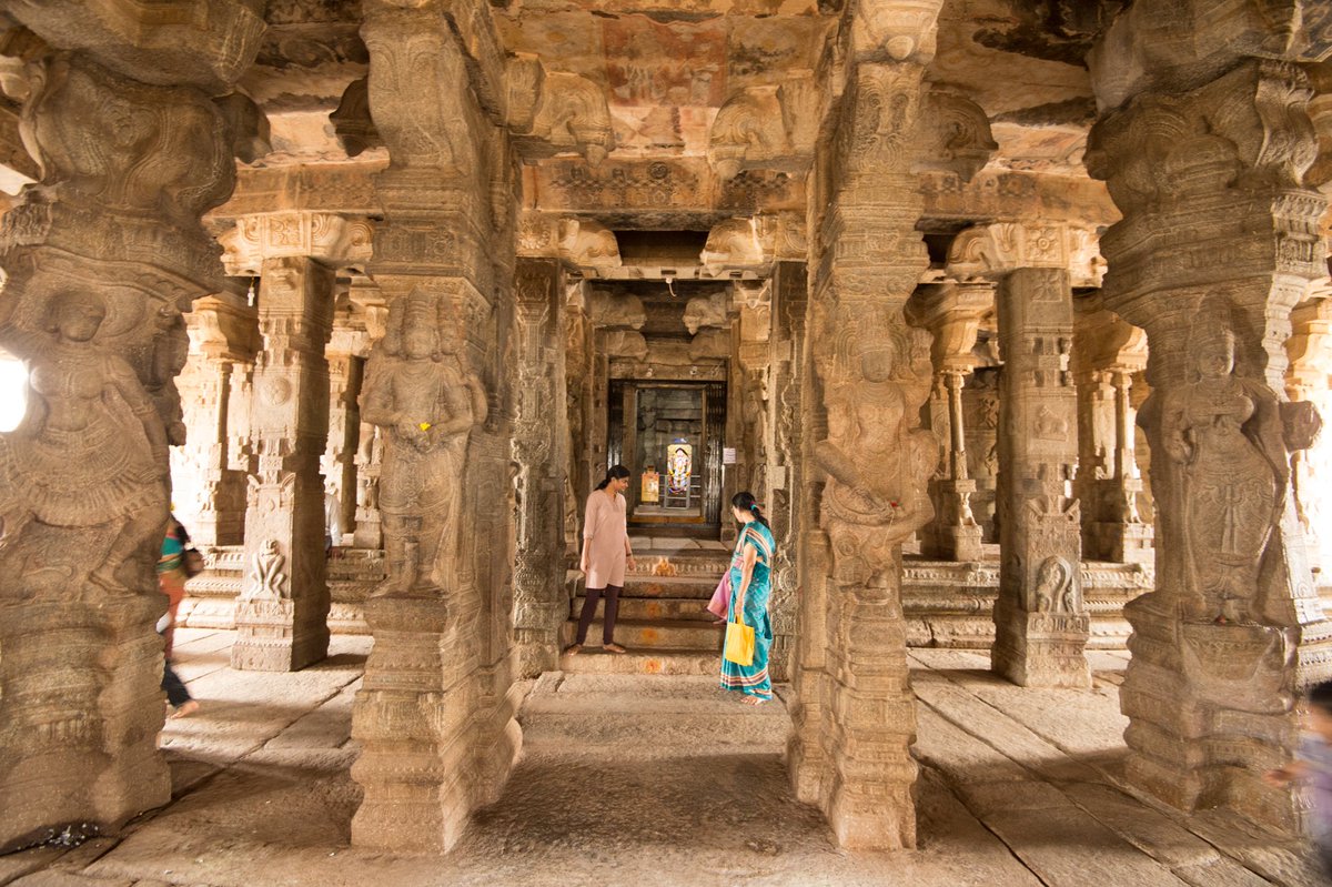  #GreatestIndianHeritageTemples  #ReclaimTemples2)  #VeerabhadraTempleLepakshi :constructed in 1530 CE & located in Lepakshi (Andhra Pradesh)- The temple has 70 pillars supporting its roof-however one corner pillar in the hall does not rest on the ground (How & Wowww)