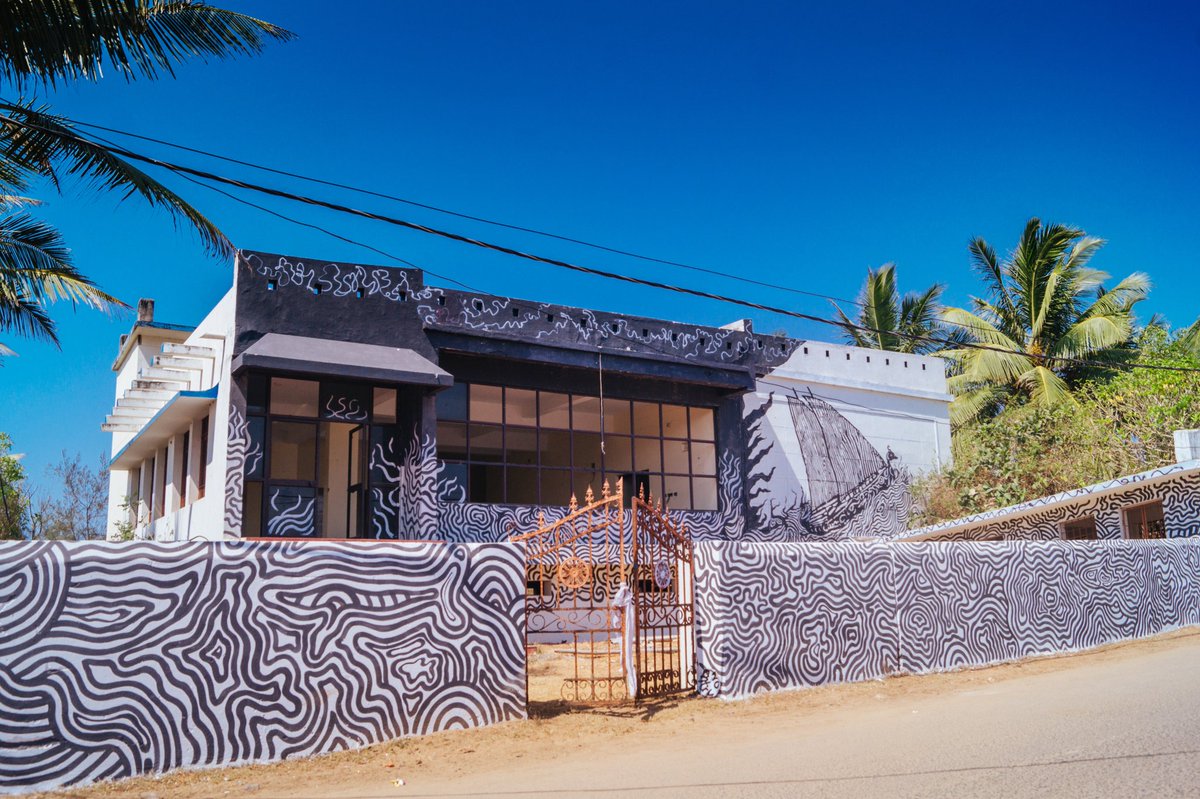 yantrapurush's tweet photo. Here's the finished shot of the mural I painted at Gopalpur for @PAGoFestival . 

#TheStormOfKalingaSagar
#LetsPAGo 
#magnifyingmaritime 
#Murals #publicartfestival #art #sea #Odisha 
📸: @detourodisha https://t.co/l8iebsNkBc