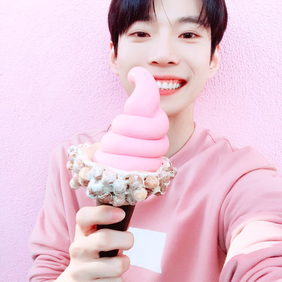 Db8phNdV0AAXgAW.jpg:large