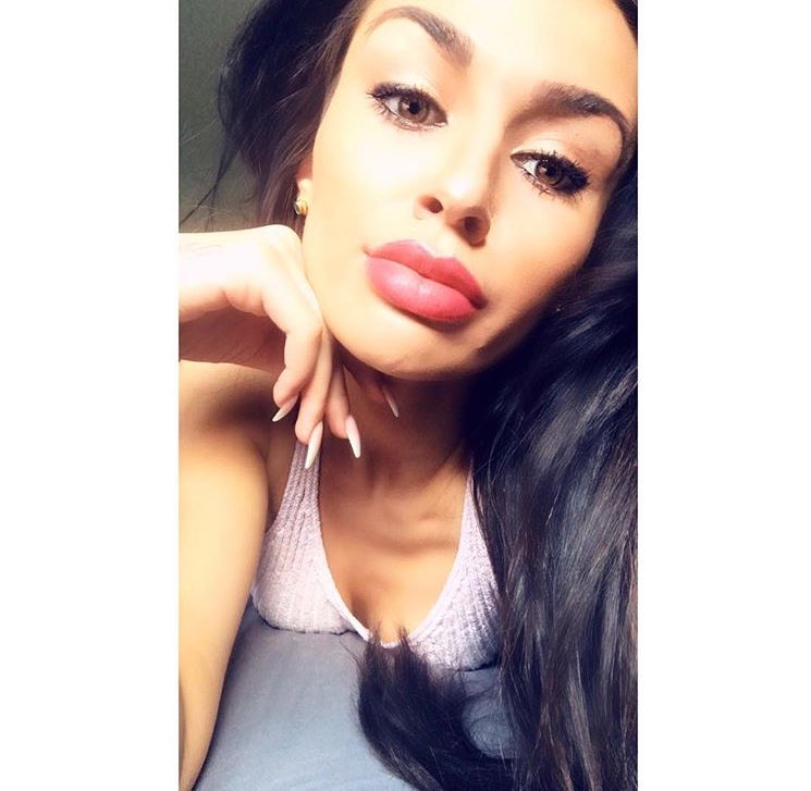 GoddessAmberl's tweet photo. Care free Sunday rinsing those obsessed with me #findom https://t.co/0tdVRrq30L