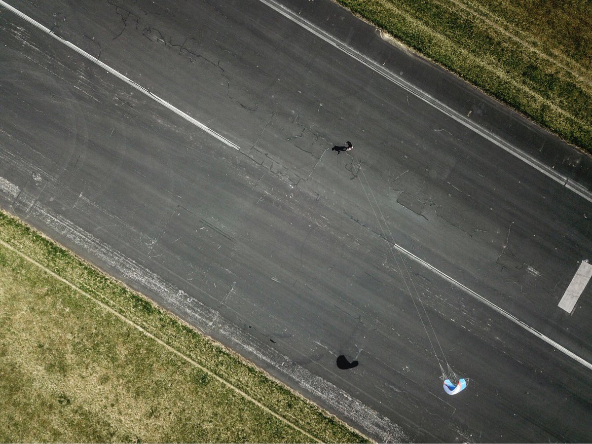 FelixSchuster's tweet photo. #Streetsurfing in #Munich. #kiteboarding https://t.co/uDKBZoZZ8w