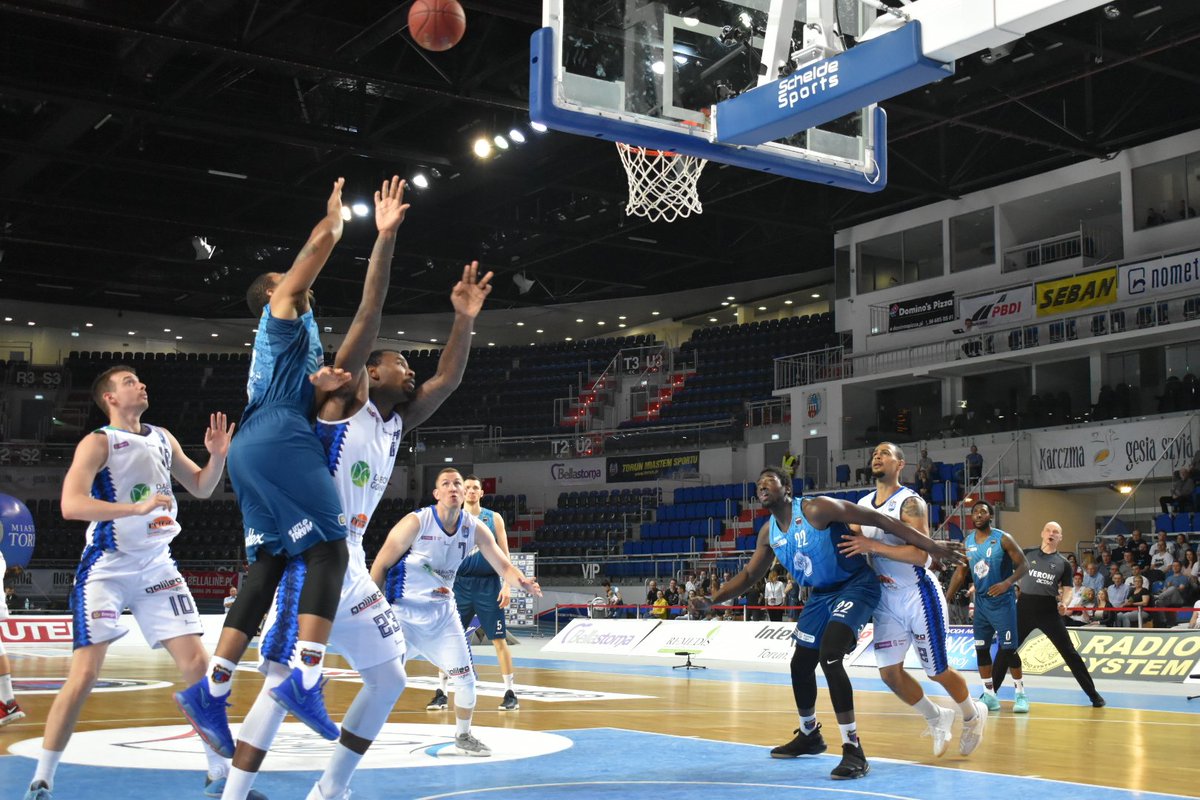G_Chudzik's tweet photo. #twardepierniki #playoff2018 #CHC3MY_W1ĘCEJ #LetsGoTorun #torun #SiłaMiasta #mks #mksdg #dabrowagornicza #zagłębie #kosz #koszykówka #basket #plk #basketball #gameday

@BasketTorun @twarde_pierniki @TwardePierniki @PLKpl @plksa @ArenaTorun @mks_dg @MKSDG_Kosz https://t.co/19fGXrAan3