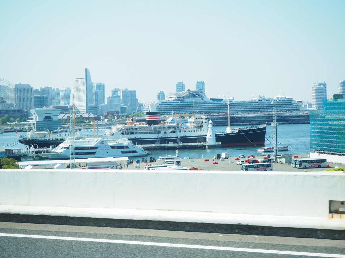 Mr K 成田空港へも 羽田空港へも リムジンバスが便利 リムジンバスからは色々な絶景も見れます おすすめは成田から新宿などへ向かう時のレインボーブリッジから見る夜景です これは絶景です 写真は町田 横浜方面から羽田空港へ行くときの横浜港 Mr K 成田空港へも 羽田空港へも リムジンバスが便利 リムジンバスからは色々な絶景も見れます おすすめは成田から新宿などへ向かう時のレインボーブリッジから見る夜景です これは絶景です 写真は町田 横浜方面から羽田空港へ行くときの横浜港